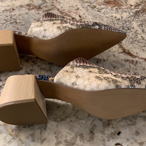 Beautiful snake skin mules with gold, brown, blue & cream tones with wood heels. - Picture 3 of 3